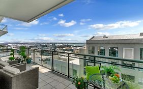 Corporate Gem + Rooftop Pool & Spa